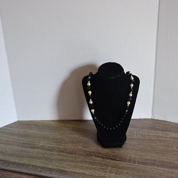 Vtg  Black & Pearl Costume Necklace - Picture 2 of 5